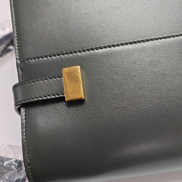 MANHATTAN Medium Calfskin Green