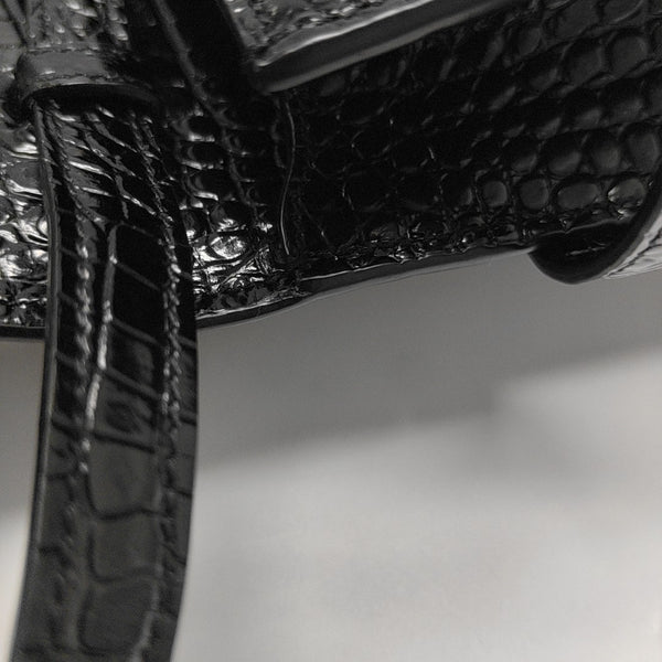 MANHATTAN Small Calfskin Black