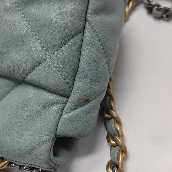 CHANEL 19 Small Quilted Lambskin Green