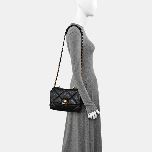 CHANEL 19 Small Quilted Lambskin Black