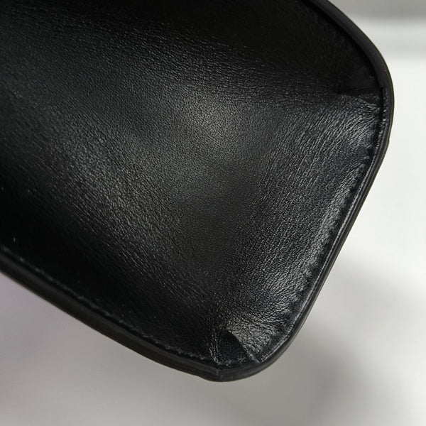 MANHATTAN Medium Calfskin Black