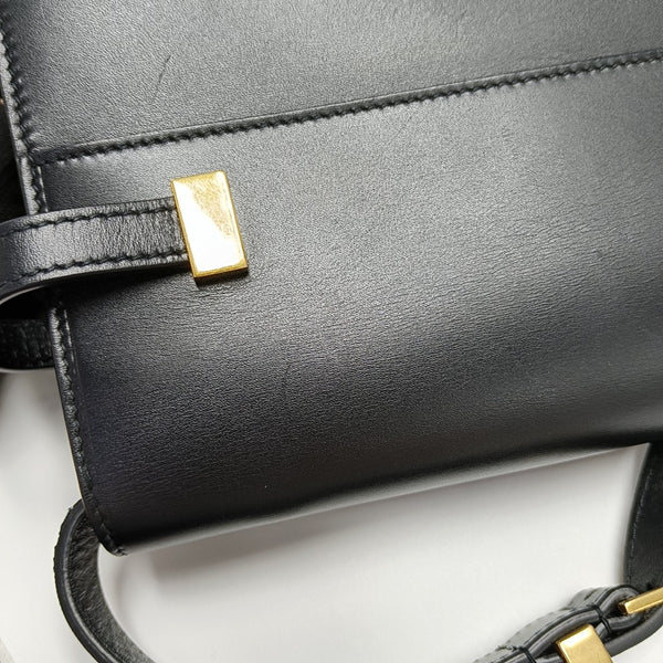 MANHATTAN Medium Calfskin Black