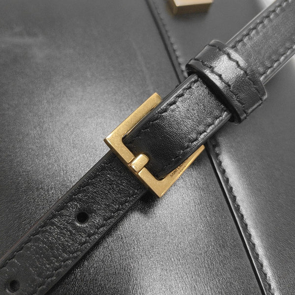 MANHATTAN Mini Calfskin Black