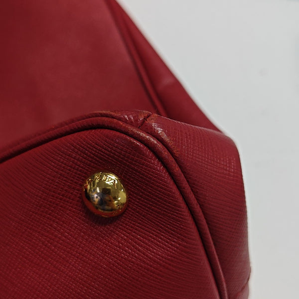 Galleria Extra Large Saffiano Calfskin Red