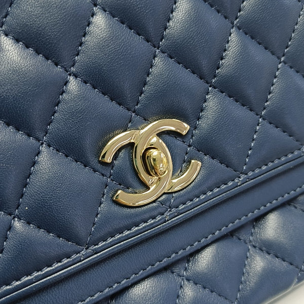 PAGODE Quilted Lambskin Blue