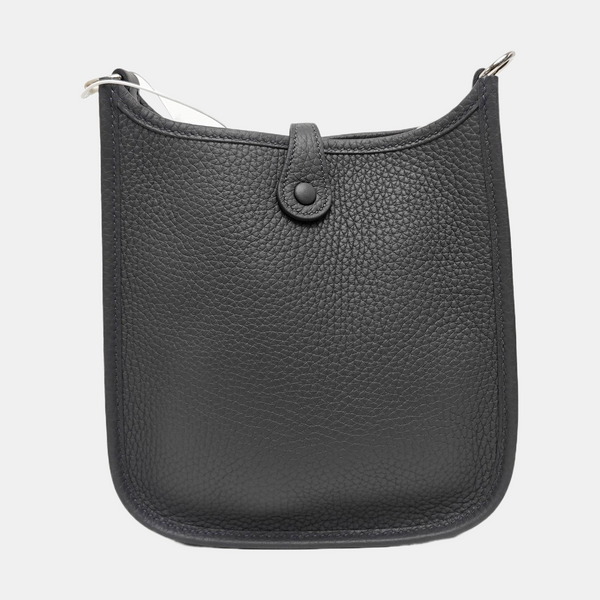 Evelyne 17 Clemence Gray
