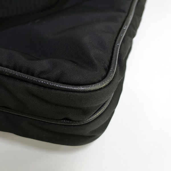 Authenticated pre-owned Nylon Crossbody Bag Nylon Black - Crossbody Bag at Looply