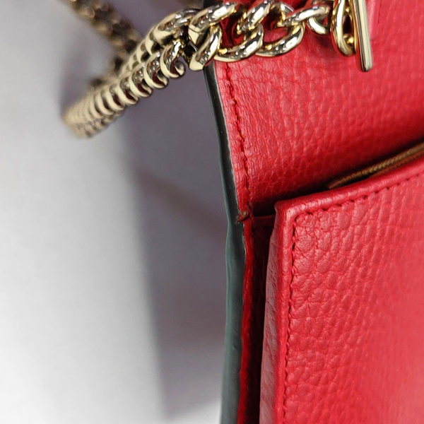 Authenticated pre-owned Interlocking G Calfskin Red - Handbags at Looply