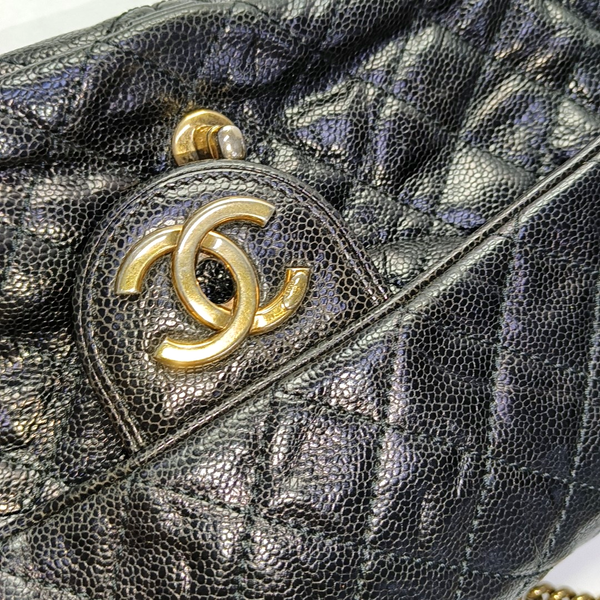 Authenticated pre-owned Classic Flap Medium Quilted Calfskin Black - Crossbody Bag at Looply