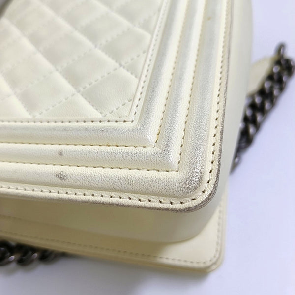 Authenticated pre-owned Boy Chanel Medium Quilted Lambskin White - Crossbody Bag at Looply
