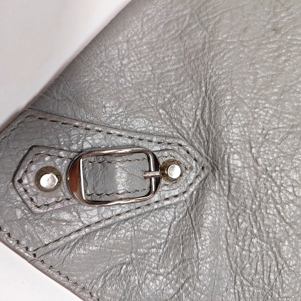 Authenticated pre-owned Classic Metallic Edge City Lambskin Gray - Clutch at Looply