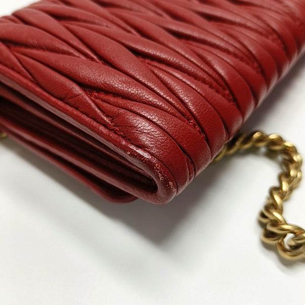 Authenticated pre-owned Matelassé Lambskin Red - Shoulder Bag at Looply