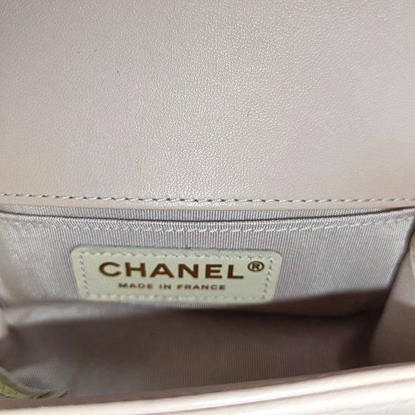 Authenticated pre-owned Boy Chanel Quilted Fabric Pink - Shoulder Bag at Looply