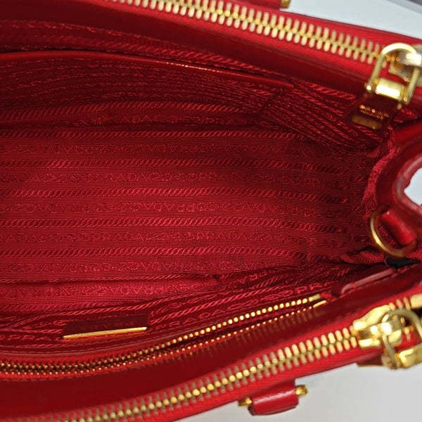 Authenticated pre-owned Galleria Small Calfskin Pink - Shoulder Bag at Looply