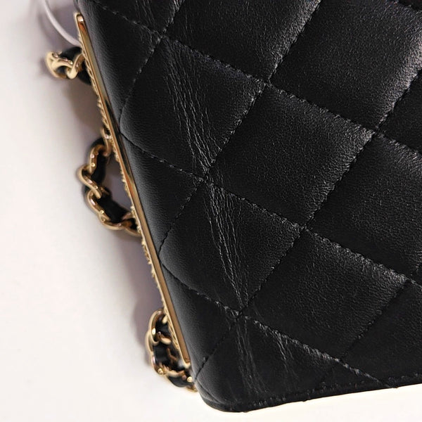 Authenticated pre-owned Trendy CC Quilted Lambskin Black - Crossbody Bag at Looply
