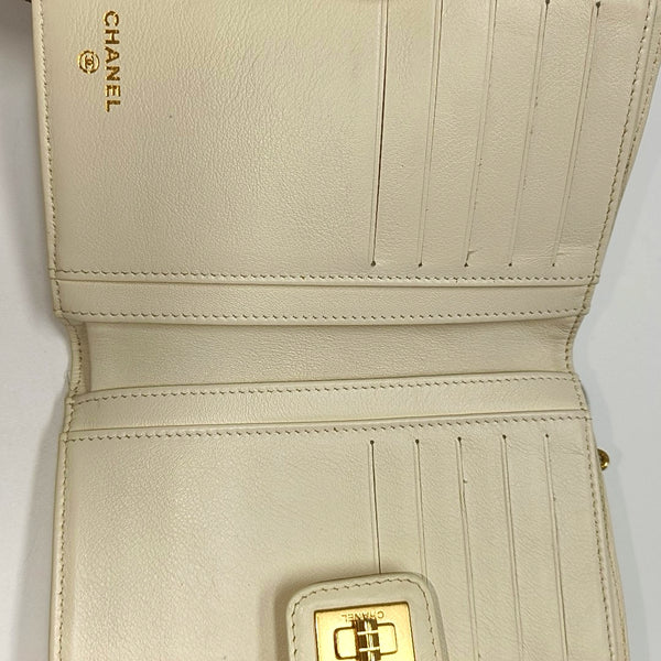 Authenticated pre-owned 2.55 Quilted Calfskin White Wallet - Wallet at Looply