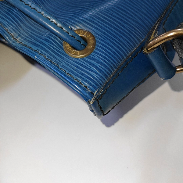 Authenticated pre-owned NéoNoé PM Calfskin Blue - Handbags at Looply