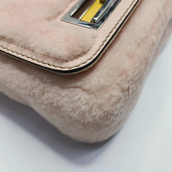 Authenticated pre-owned Baguette Fabric Pink - Handbags at Looply