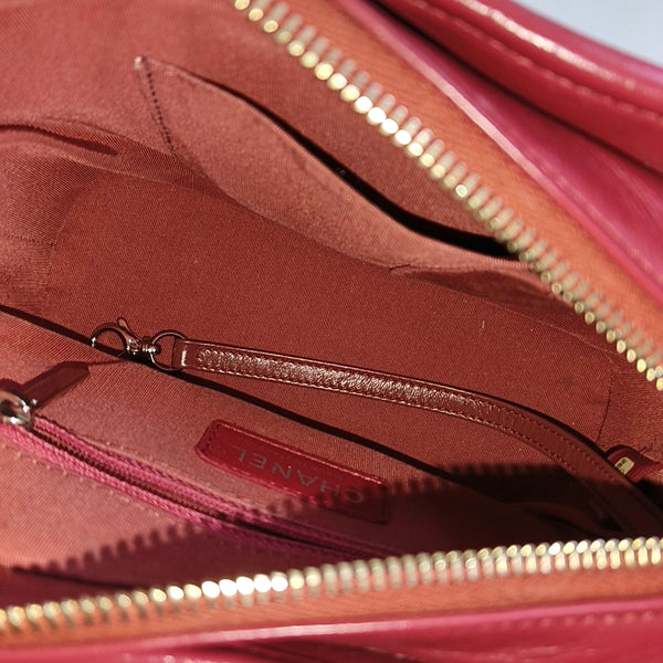 Authenticated pre-owned Gabrielle Small Quilted Chevron Calfskin Orange - Shoulder Bag at Looply