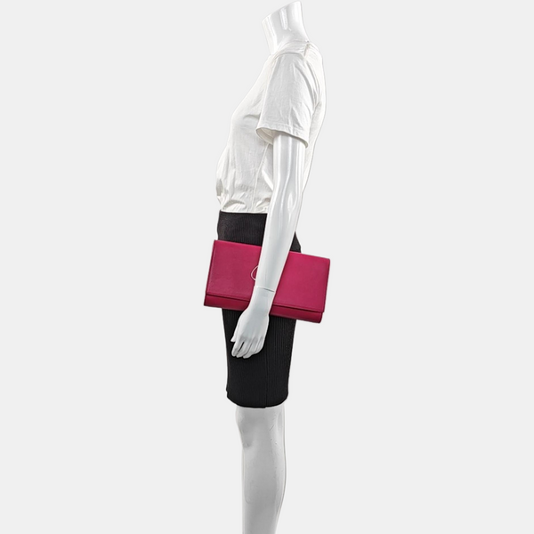 Authenticated pre-owned Saint Laurent Chyc Y Ligne Calfskin Pink - Clutch at Looply