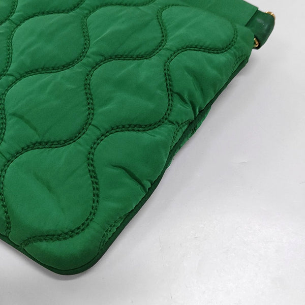 Authenticated pre-owned Miu Miu Matelassé Quilted Nylon Green - Clutch at Looply