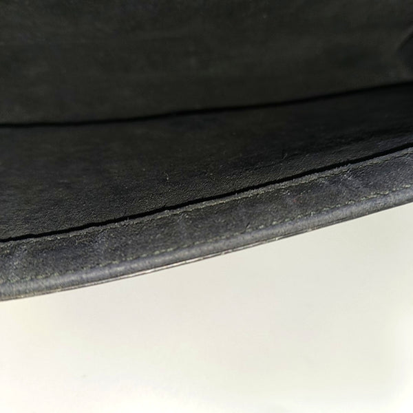 Authenticated pre-owned Chyc Y Ligne Calfskin Black - Clutch at Looply