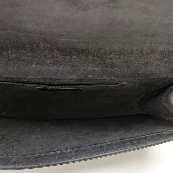 Authenticated pre-owned Chyc Y Ligne Calfskin Black - Clutch at Looply