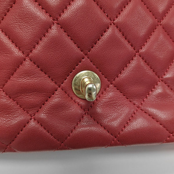Authenticated pre-owned Classic Flap Medium Quilted Lambskin Red - Shoulder Bag at Looply