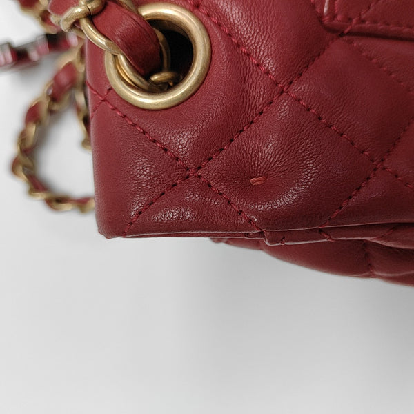 Authenticated pre-owned Classic Flap Medium Quilted Lambskin Red - Shoulder Bag at Looply