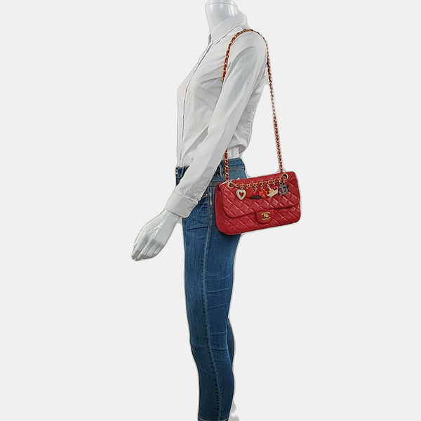 Authenticated pre-owned Classic Flap Medium Quilted Lambskin Red - Shoulder Bag at Looply