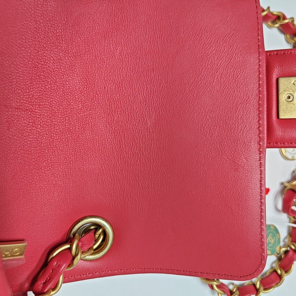 Authenticated pre-owned Classic Flap Quilted Lambskin Red - Shoulder Bag at Looply