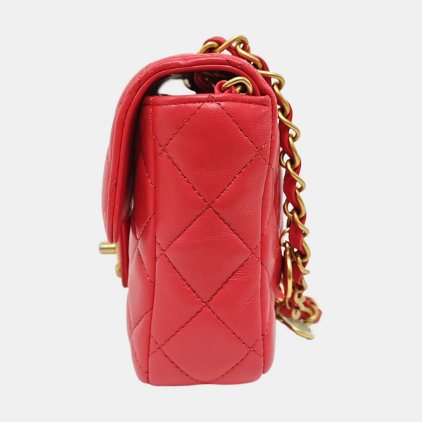 Authenticated pre-owned Classic Flap Quilted Lambskin Red - Shoulder Bag at Looply