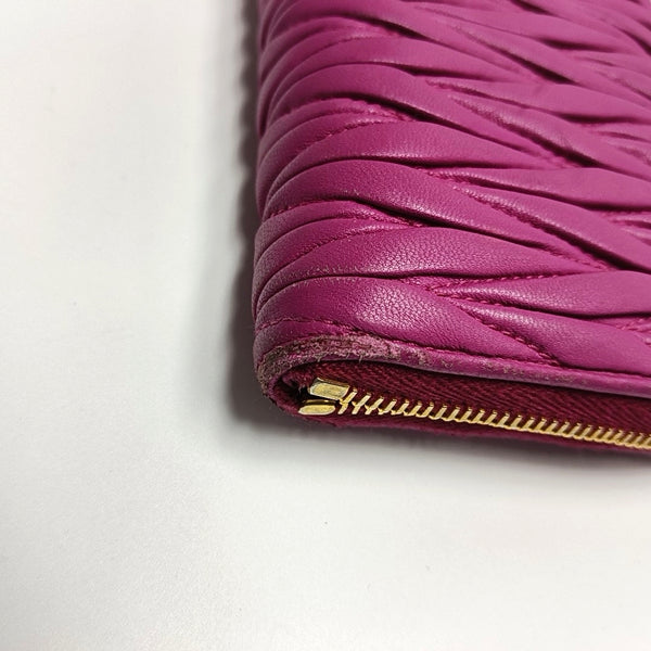 Authenticated pre-owned Matelassé Quilted Lambskin Pink Wallet - Wallet at Looply