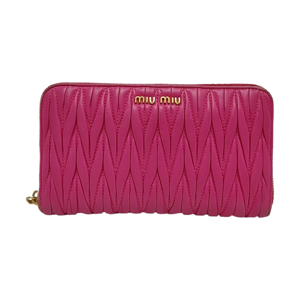 Authenticated pre-owned Matelassé Quilted Lambskin Pink Wallet - Wallet at Looply