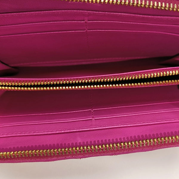 Authenticated pre-owned Matelassé Quilted Lambskin Pink Wallet - Wallet at Looply