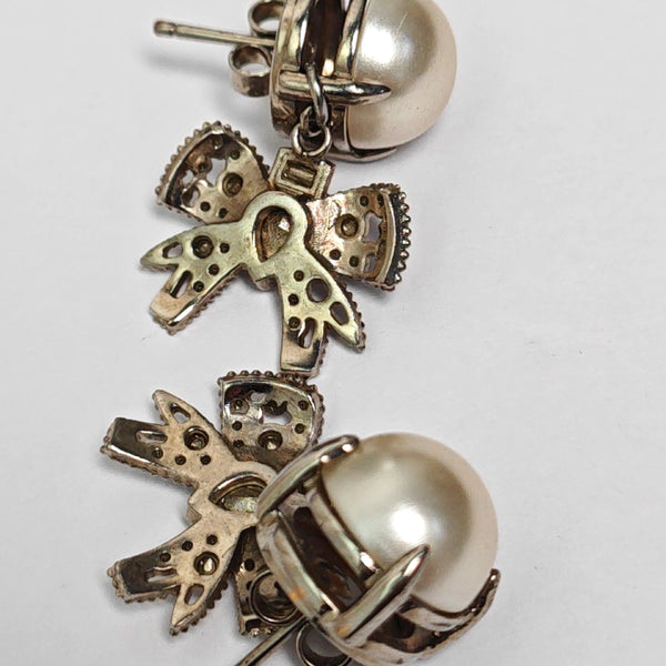 Pendientes blancos de metal, imitación de perla y cristal sintético