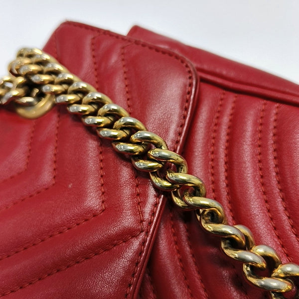Authenticated pre-owned GG Marmont Medium Calfskin Red - Shoulder Bag at Looply