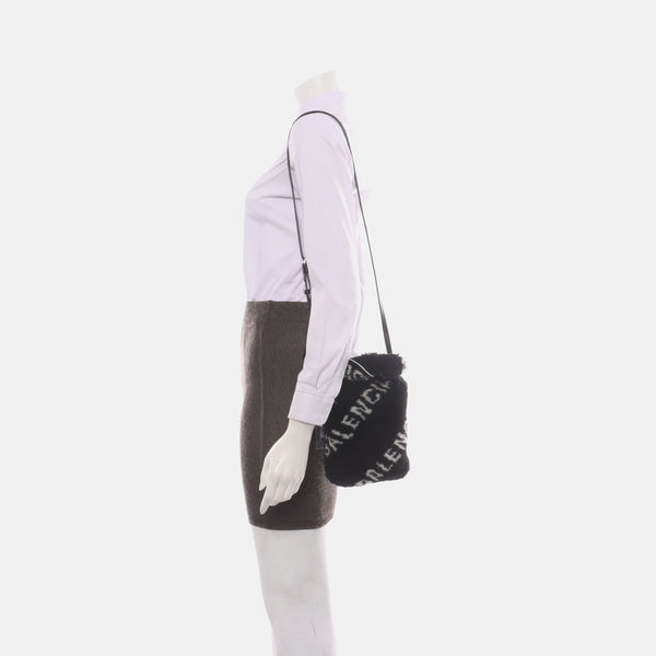 Authenticated pre-owned Everyday Fur Black - Handbags at Looply