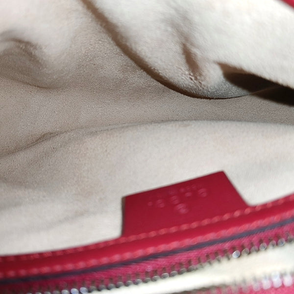 Authenticated pre-owned GG Marmont Medium Calfskin Red - Shoulder Bag at Looply
