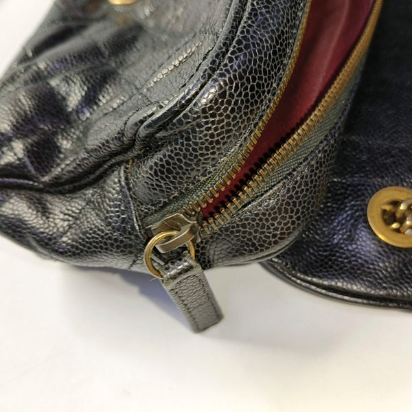 Authenticated pre-owned Classic Flap Medium Quilted Calfskin Black - Crossbody Bag at Looply