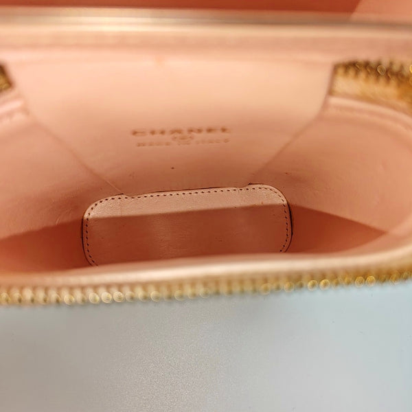 Authenticated pre-owned Vanity Case Quilted Grained Calfskin Pink - Shoulder Bag at Looply