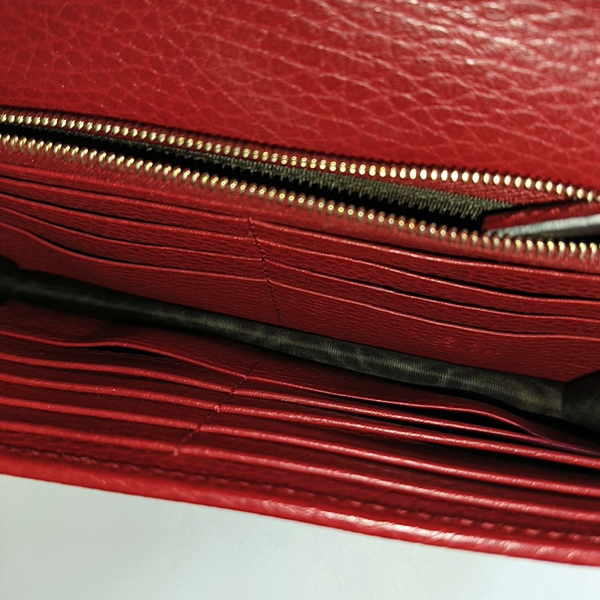 Authenticated pre-owned Interlocking G Calfskin Red - Crossbody Bag at Looply