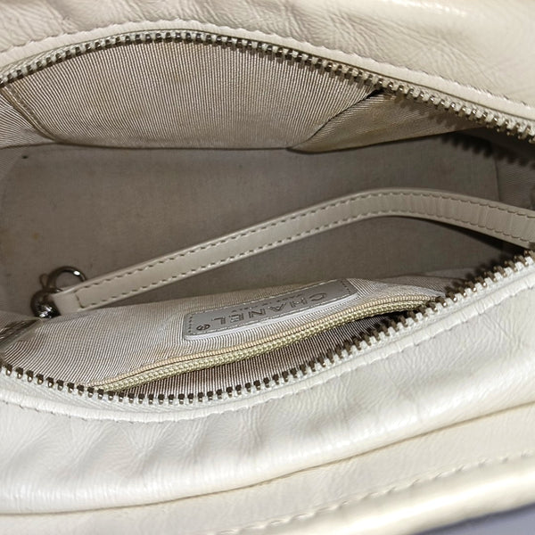 Authenticated pre-owned Gabrielle Small Quilted Wool Beige - Shoulder Bag at Looply
