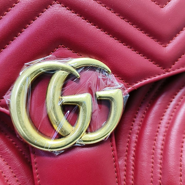 Authenticated pre-owned GG Marmont Medium Calfskin Red - Shoulder Bag at Looply