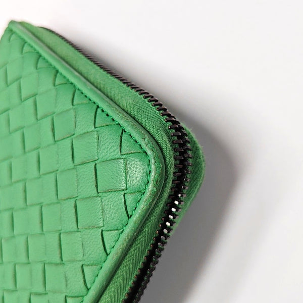 Authenticated pre-owned Intrecciato Lambskin Green Wallet - Wallet at Looply