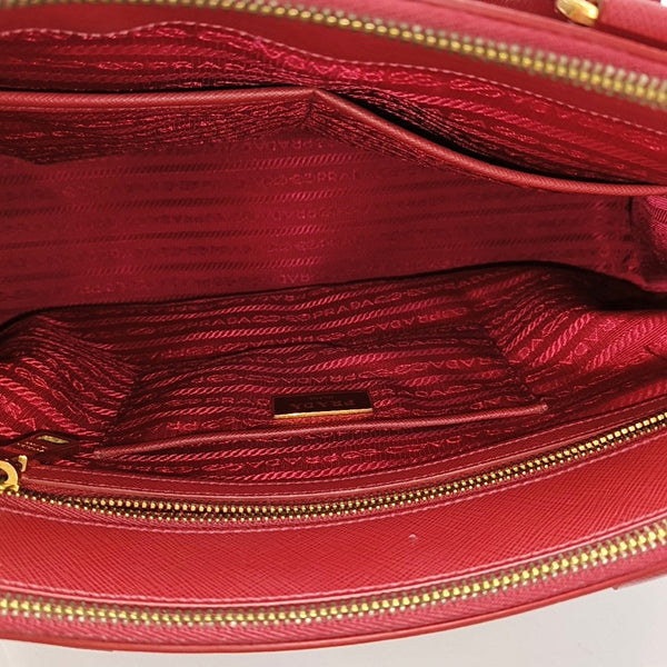 Authenticated pre-owned Galleria Small Calfskin Red - Top Handle Bag at Looply
