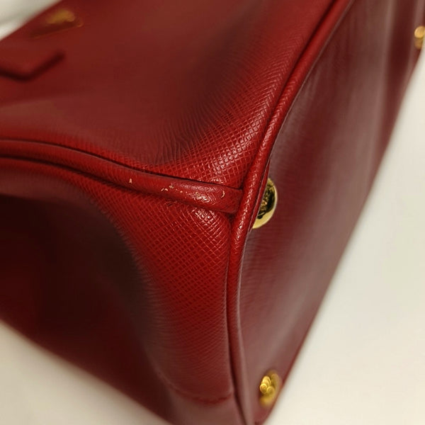 Authenticated pre-owned Galleria Small Calfskin Red - Top Handle Bag at Looply