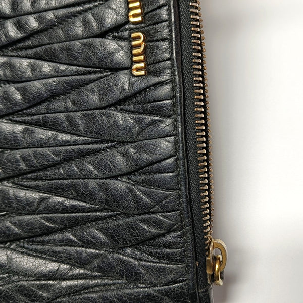 Authenticated pre-owned Matelassé Lambskin Black - Shoulder Bag at Looply