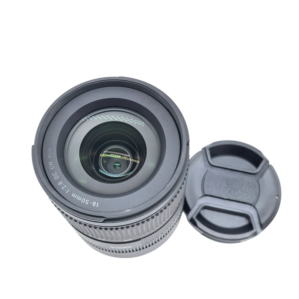 Sigma 18-50mm f/2.8 DC DN Contemporary