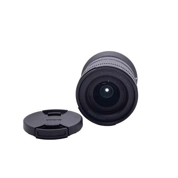 Sigma 18-50mm f/2.8 DC DN Contemporary